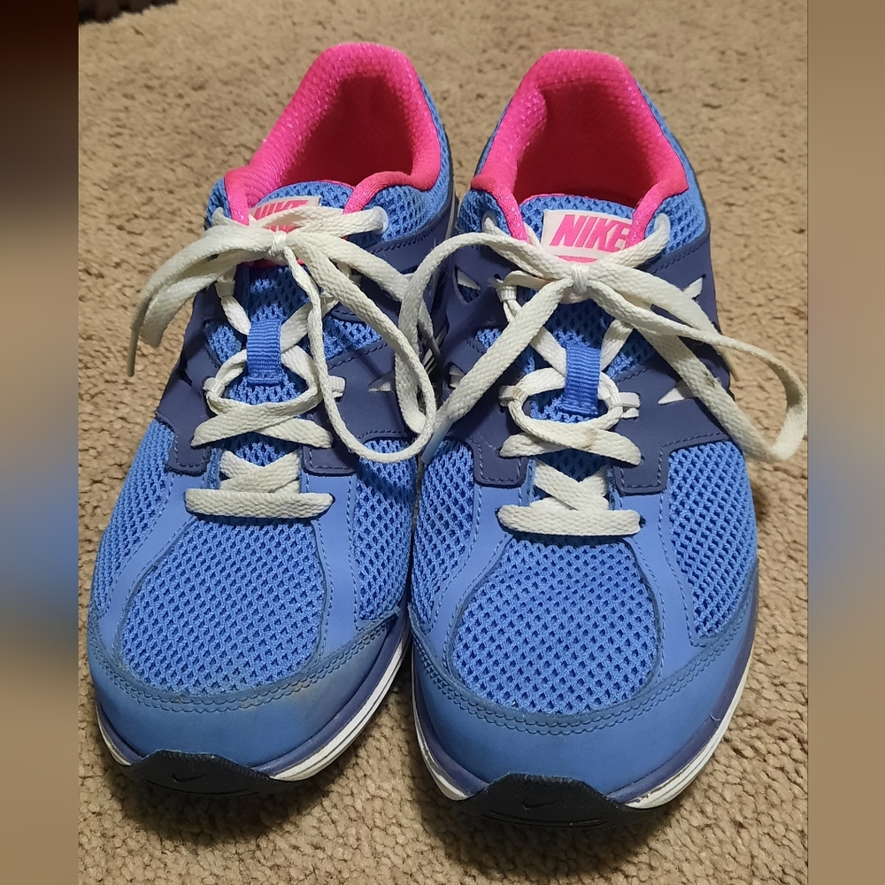 Nike dual fusion tennis shoes